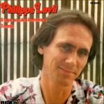 il-tape-sur-des-bambous